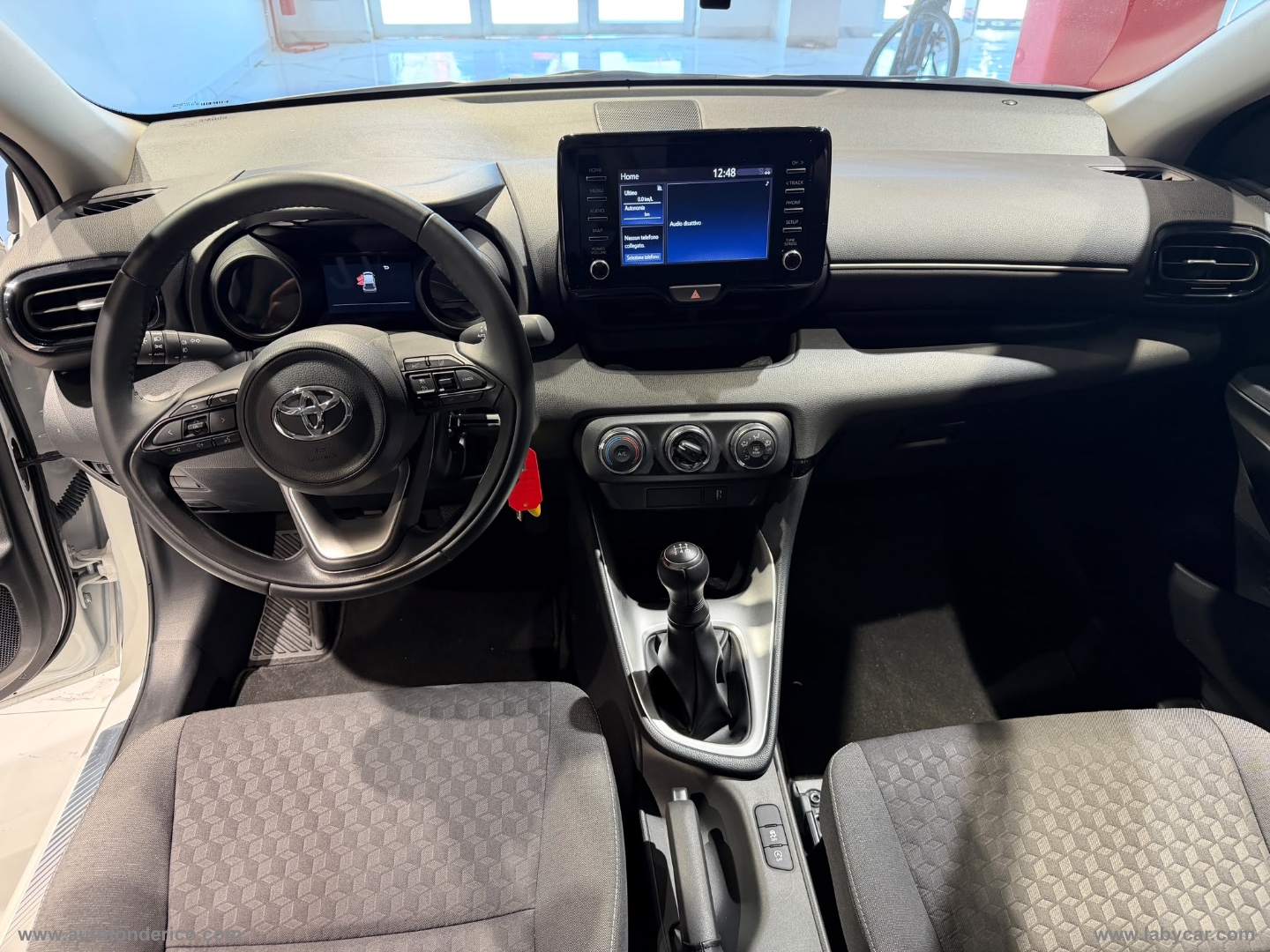 Yaris 1.0 5p. Active - immagine 9