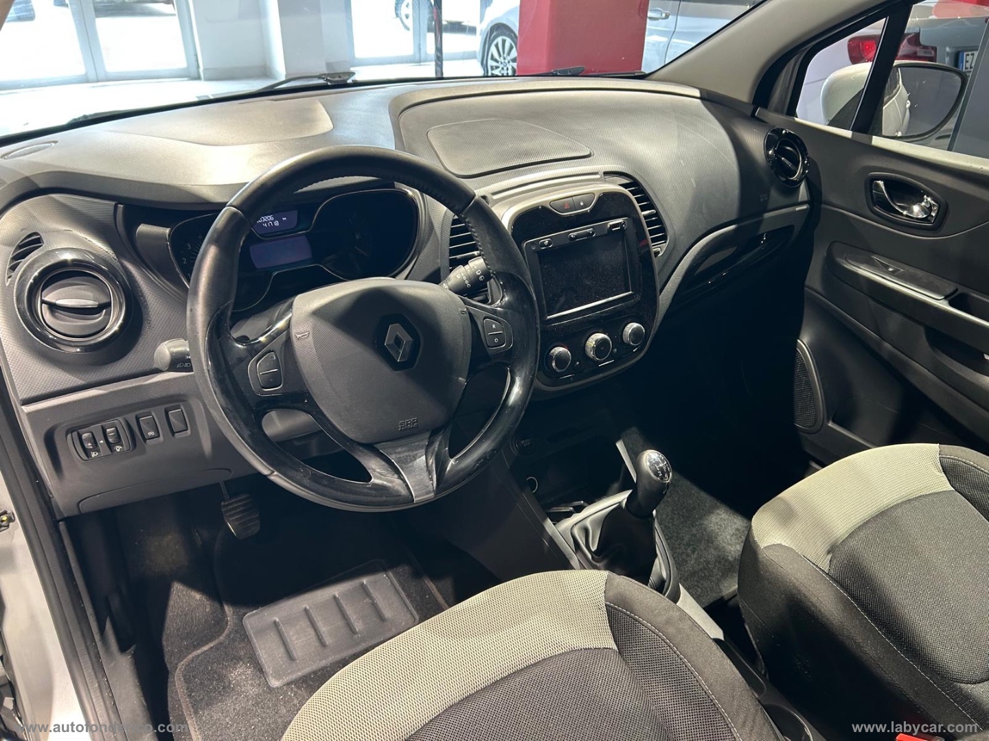 Captur 1.5 dCi 8V 90 CV S&S Ener. R-Link - immagine 9