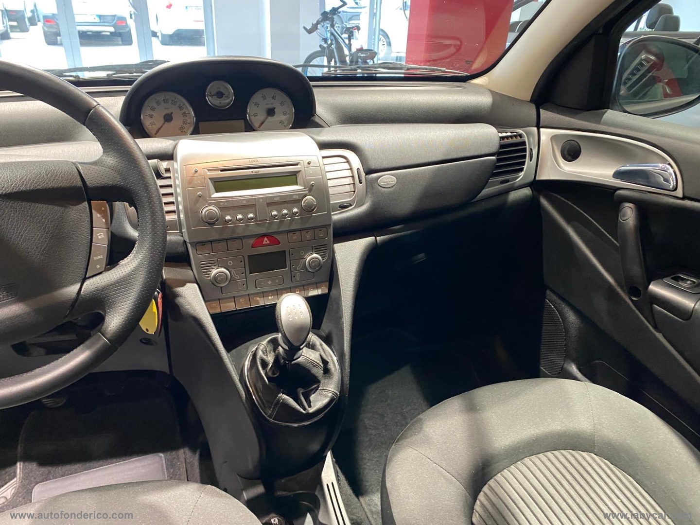 Ypsilon 1.2 69 CV Elle - immagine 9