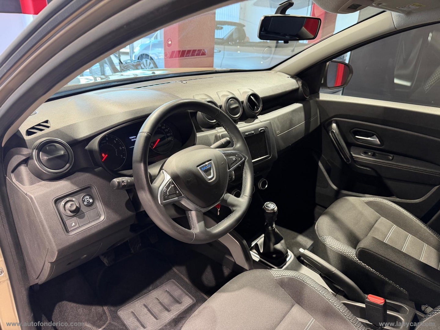 Duster 1.0 TCe 100 CV 4x2 Prestige - immagine 9