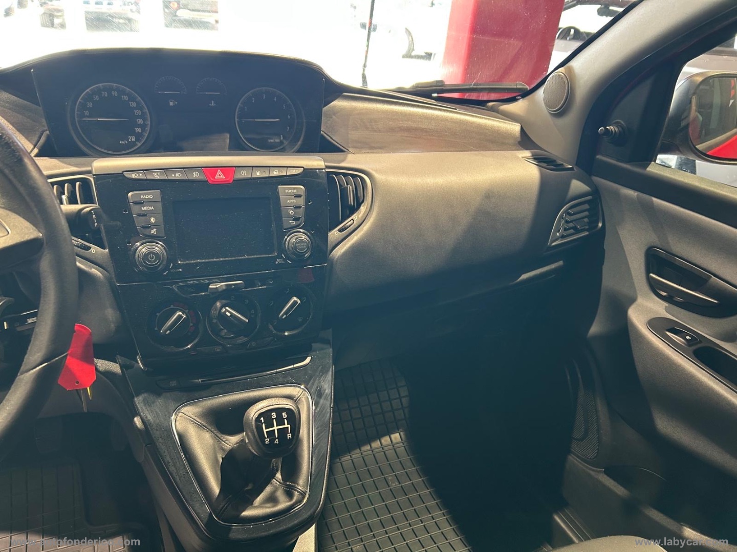 Ypsilon 1.2 69 CV 5p. GPL Ecochic Gold - immagine 9