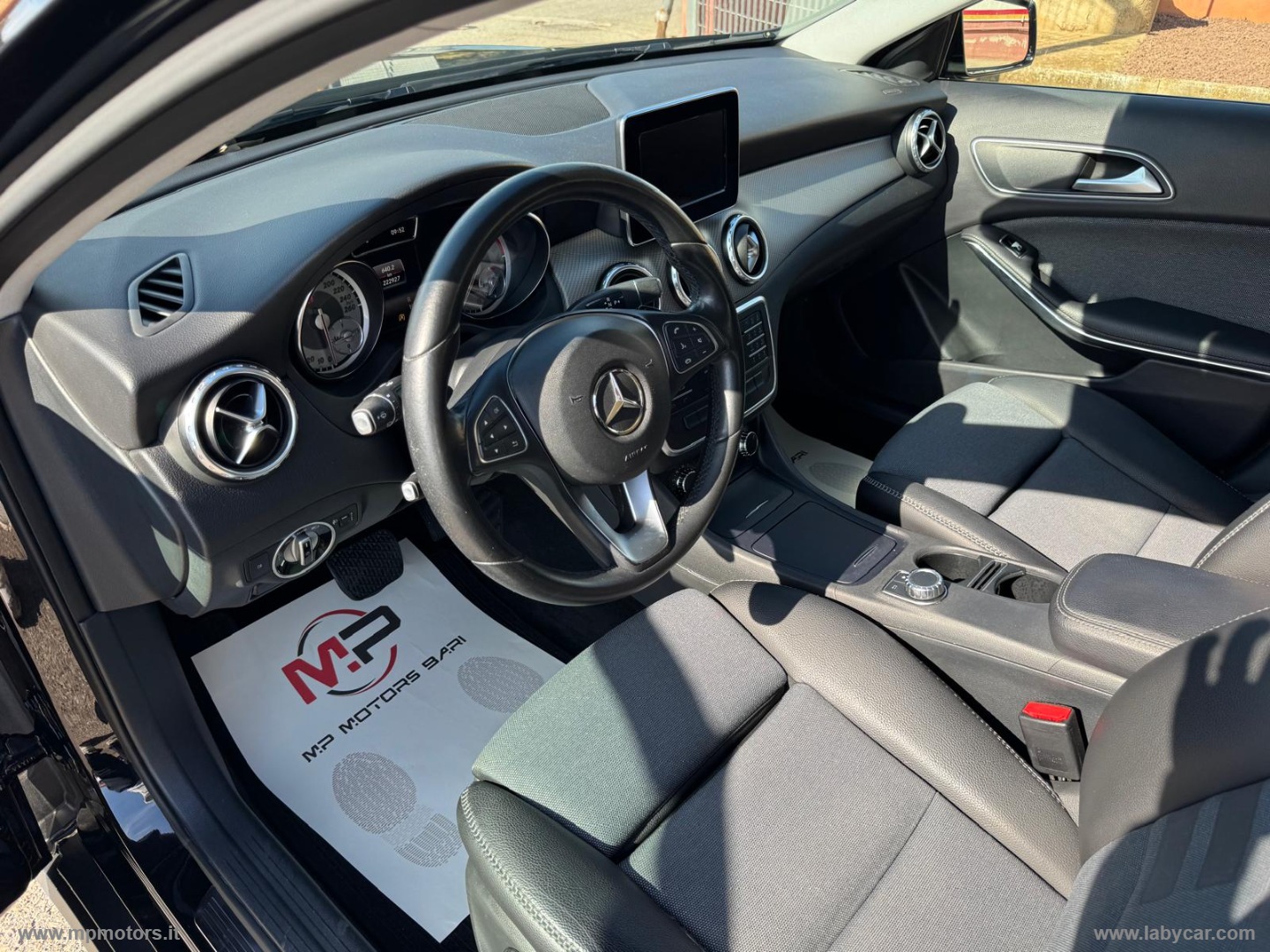 GLA 180D AUTOMATIC SPORT 1.5 109CV - immagine 9