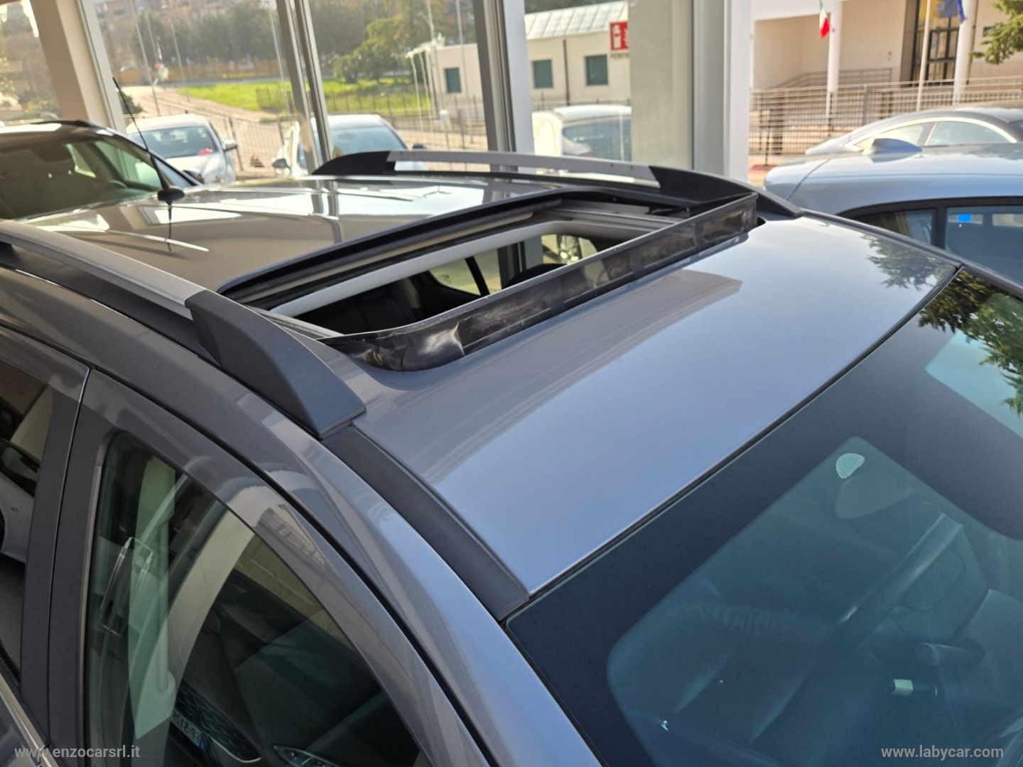 Trax 1.7D FWD LTZ TETTO APRIBILE - immagine 9