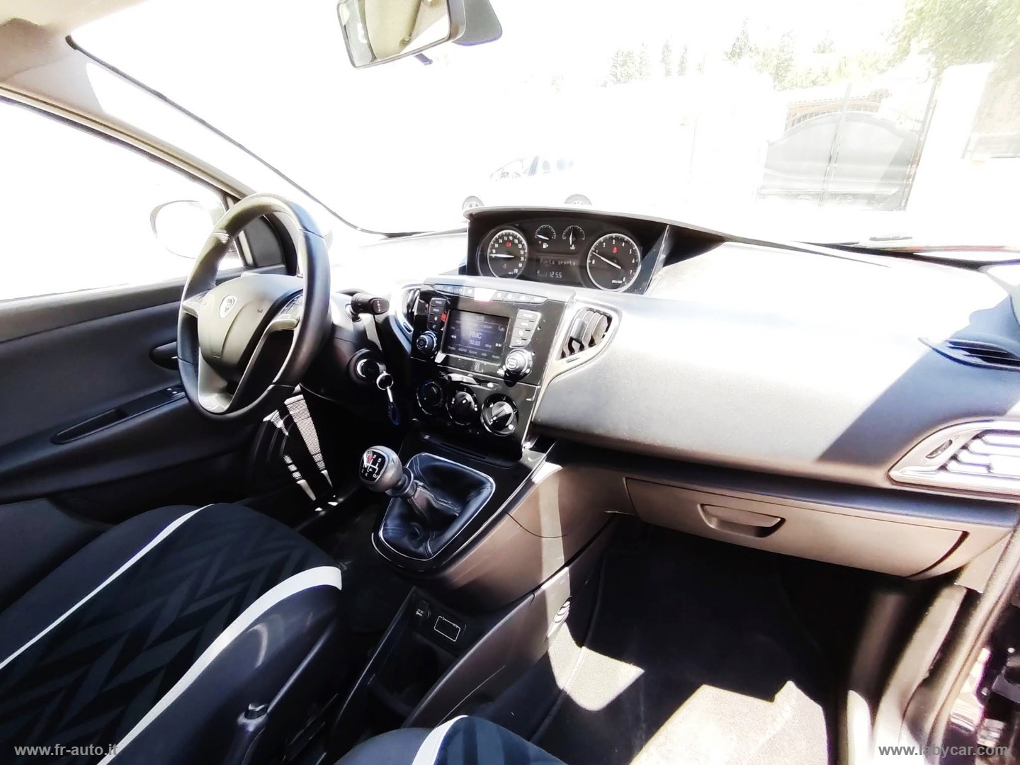 Ypsilon 1.2 69 CV 5p. GPL Ecochic Mya - immagine 9