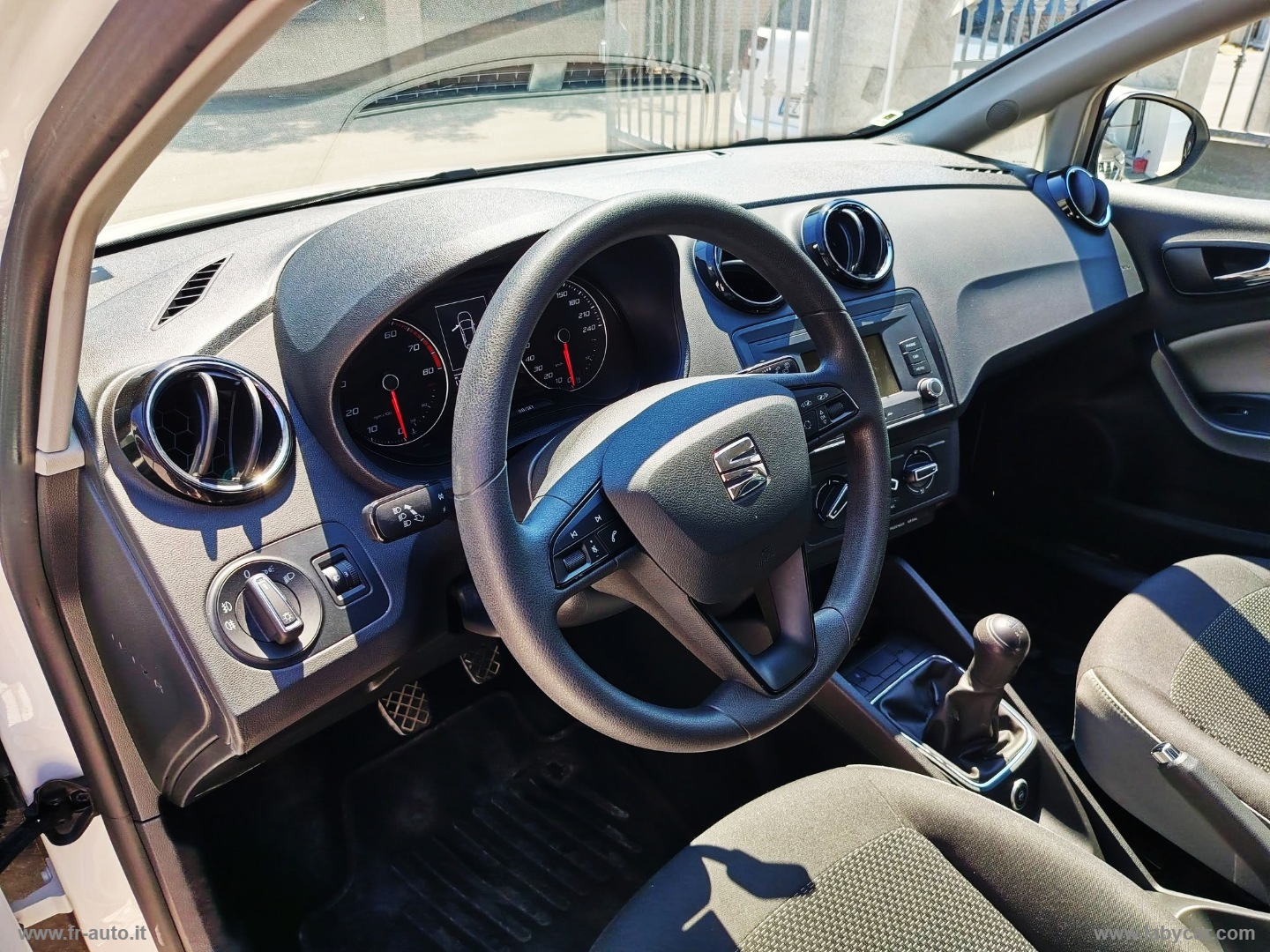 Ibiza 1.0 75CV 5p. Connect - immagine 9