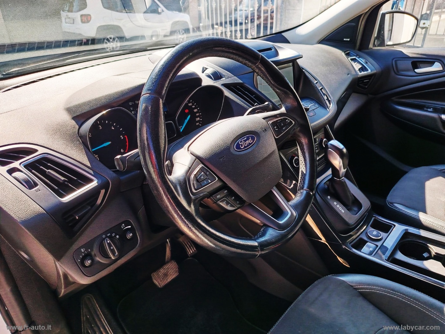 Kuga 1.5 TDCI 120CV S&S 2WD Pow.ST-Line - immagine 9
