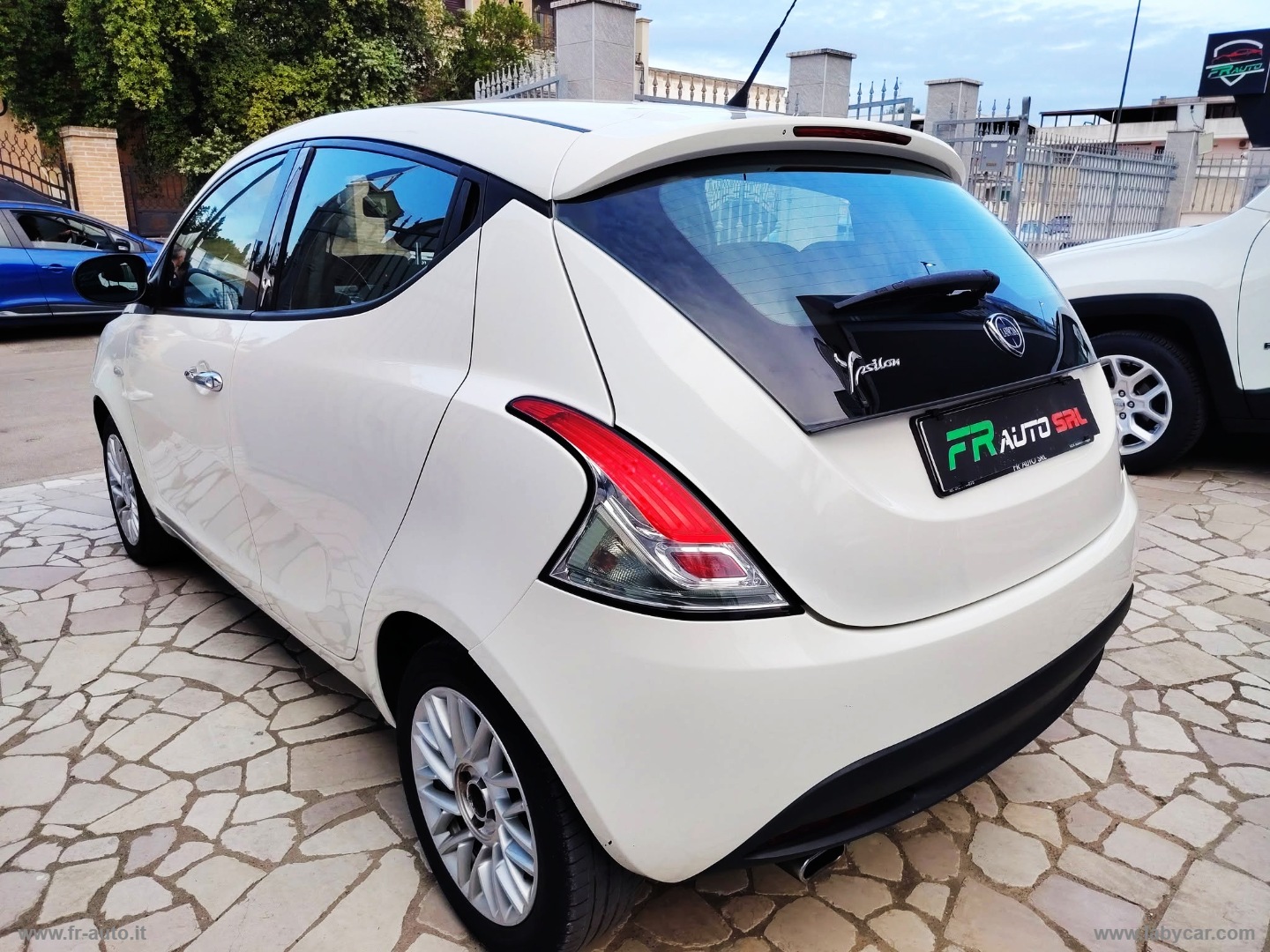 Ypsilon 1.3 MJT 95 CV 5p. S&S Silver - immagine 9