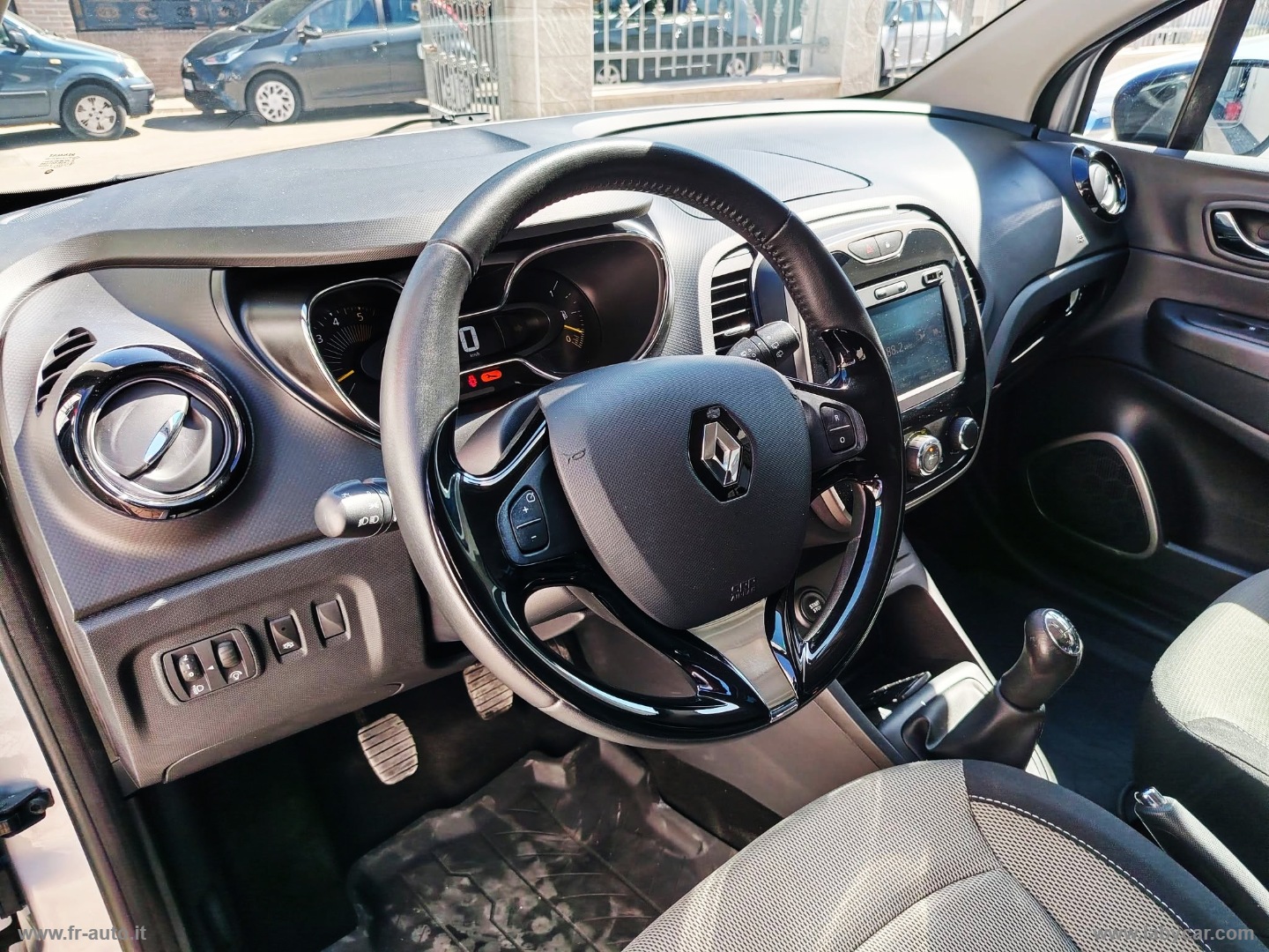 Captur 1.5 dCi 8V 90 CV S&S Ener. R-Link - immagine 9