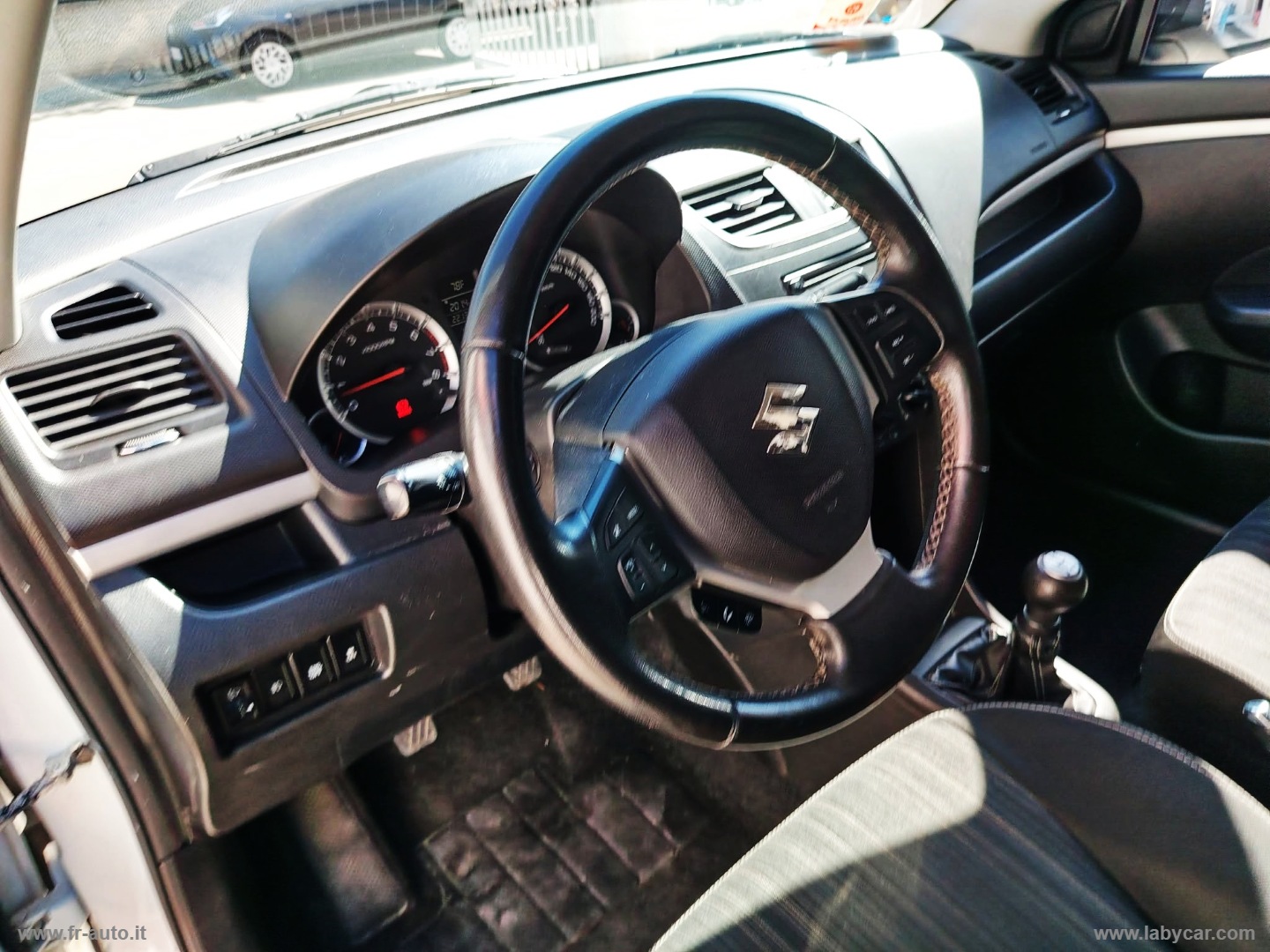 Swift 1.2 VVT 4WD 5p. B-Top Start&Stop - immagine 9