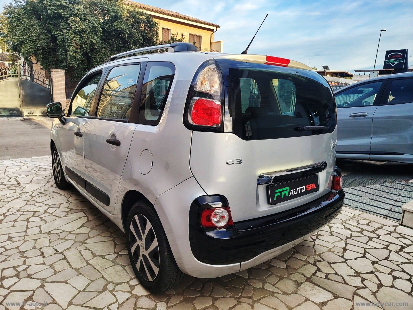 C3 Picasso BlueHDi 100 Exclusive - immagine 9