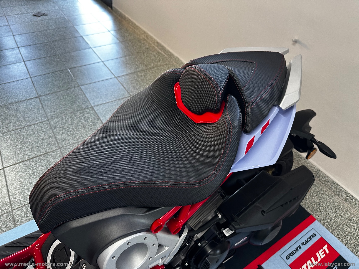 DRAGSTER 300 TEAM GREASINI MOTO2 - immagine 9