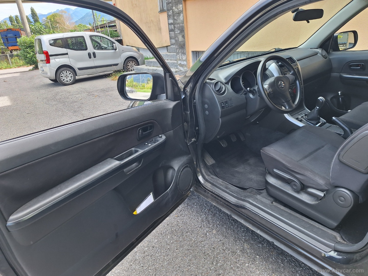 Grand Vitara 1.6 16V 3p. 4X4 - immagine 9