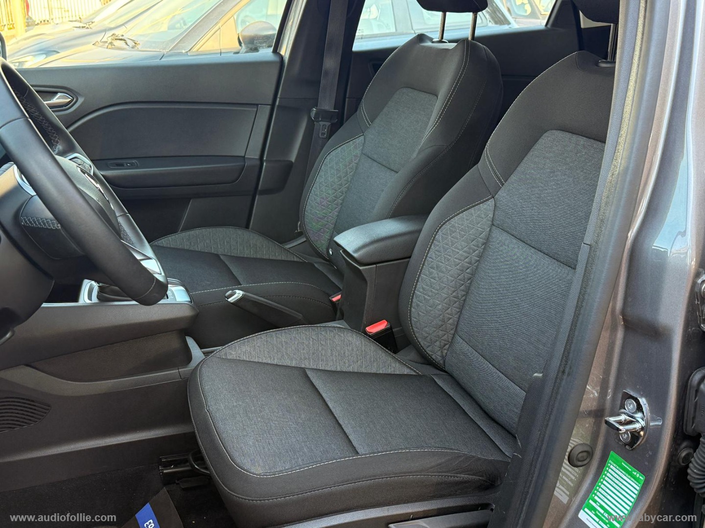 Captur Hybrid E-Tech 145 CV Business - immagine 9