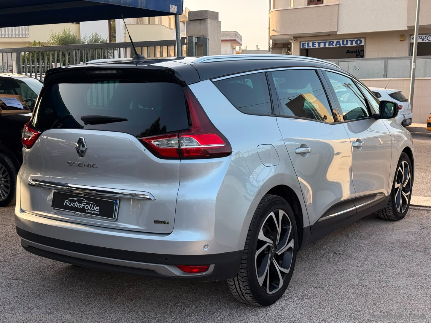Grand Scénic dCi 8V 110 CV EDC Energy Bose - immagine 9