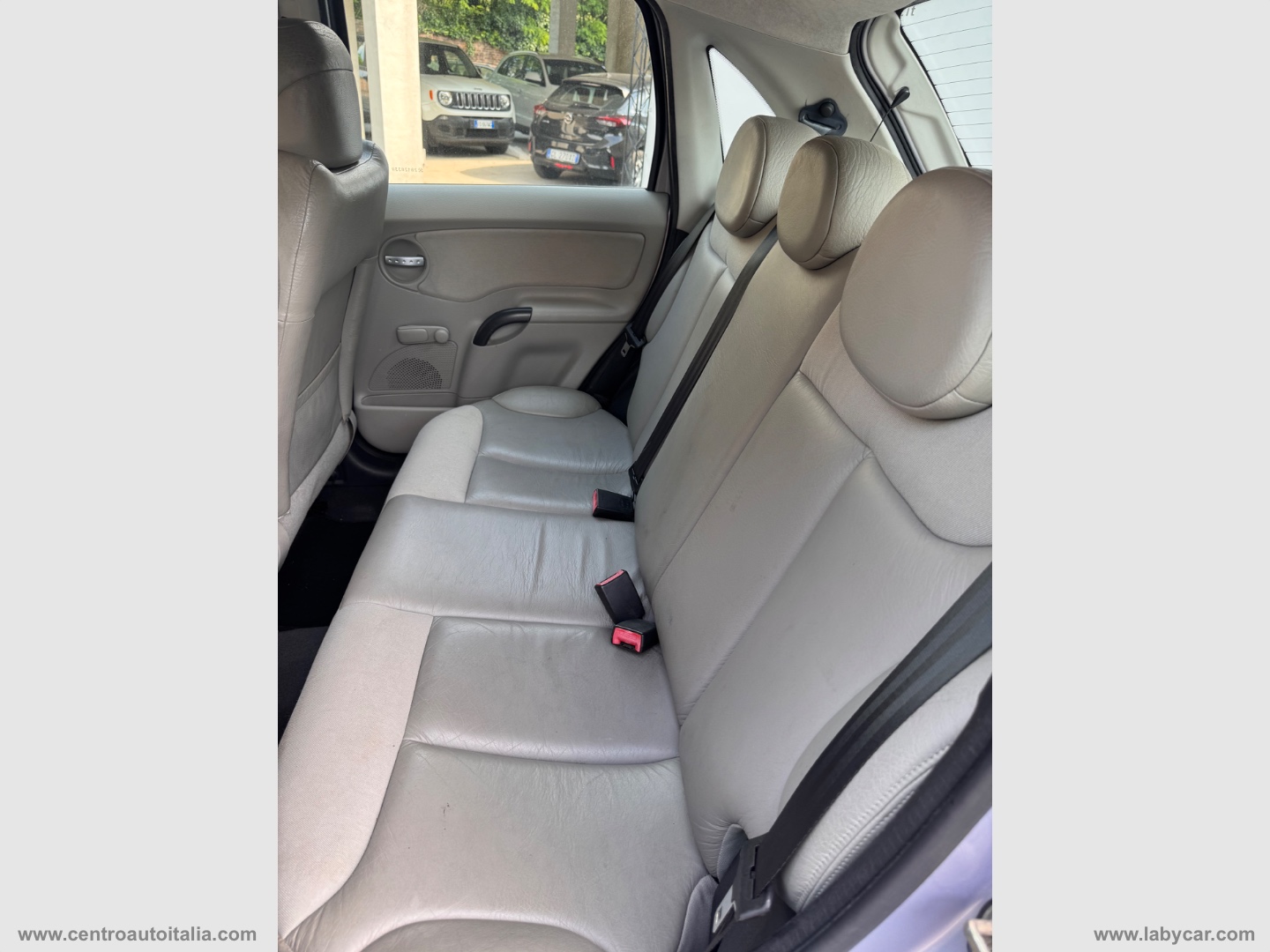 C3 1.4 HDi 70CV Exclusive - immagine 9