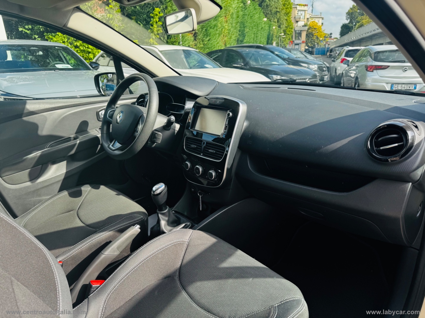 Clio 1.2 75 CV 5p. Duel2 - immagine 9