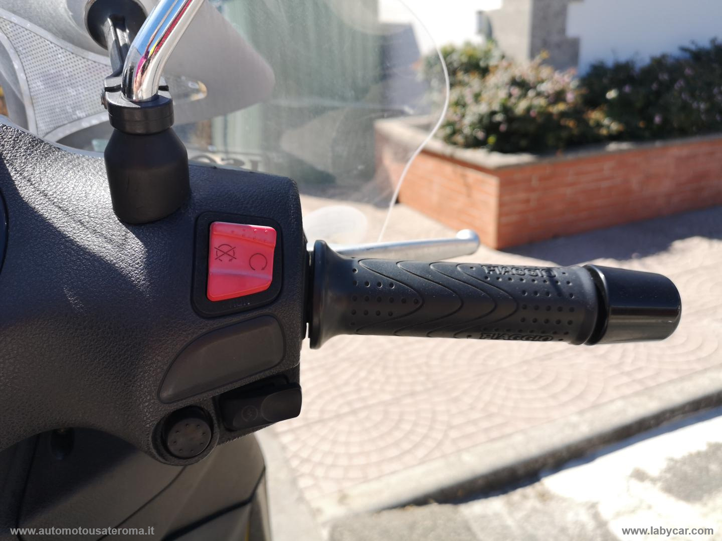 Beverly 300 I.E. POLICE ABS ASR RATE AUTO MOTO SCOOTER - immagine 9