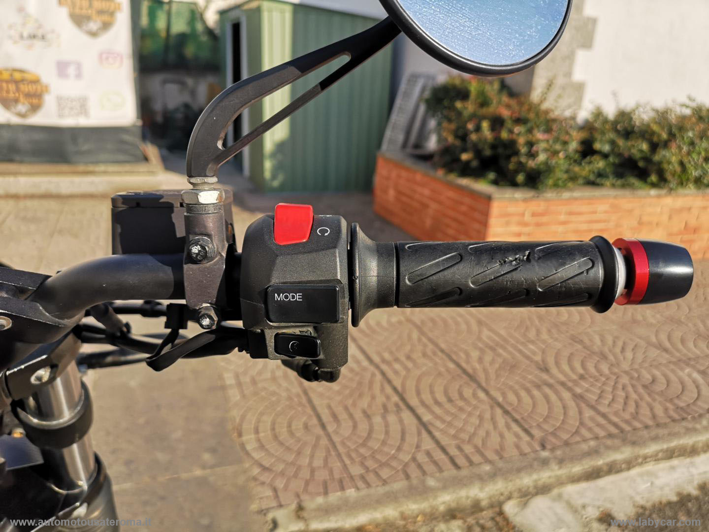 V7 III LIMITED RATE AUTO MOTO SCOOTER - immagine 9