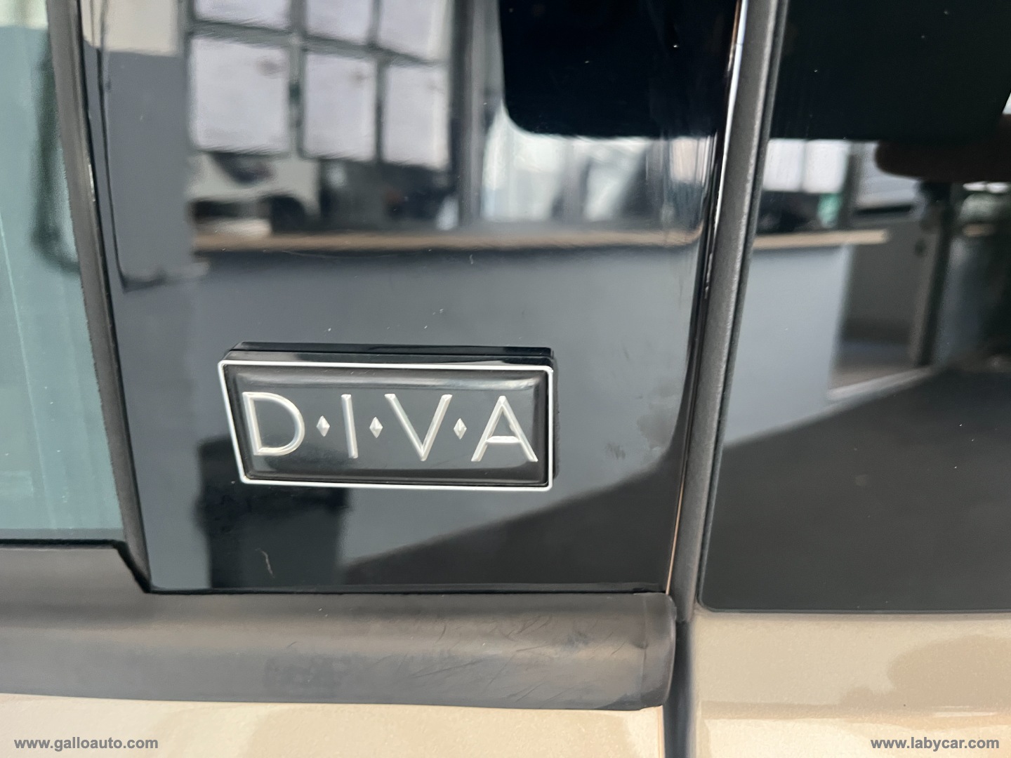 Ypsilon 1.2 69 CV Diva - immagine 9