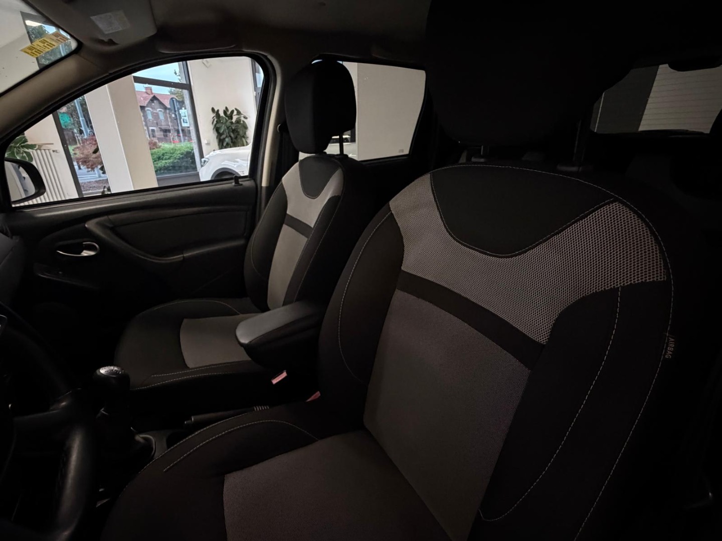 Duster 1.6 115 CV S&S 4x2 GPL Ambiance - immagine 9