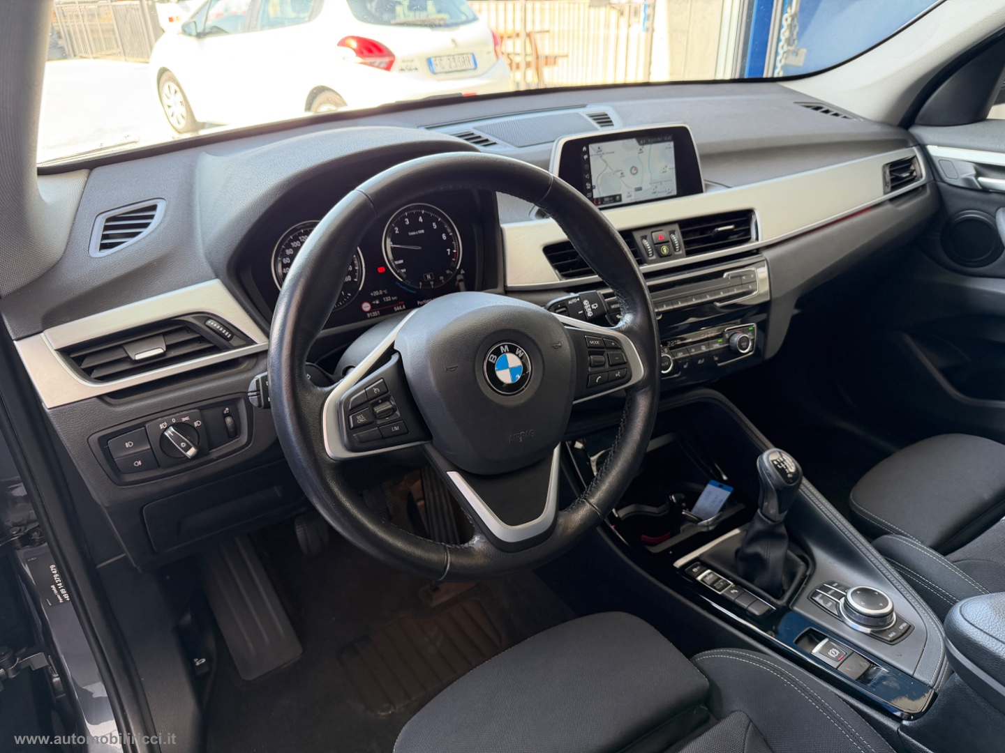 X1 sDrive18i Sport - immagine 9
