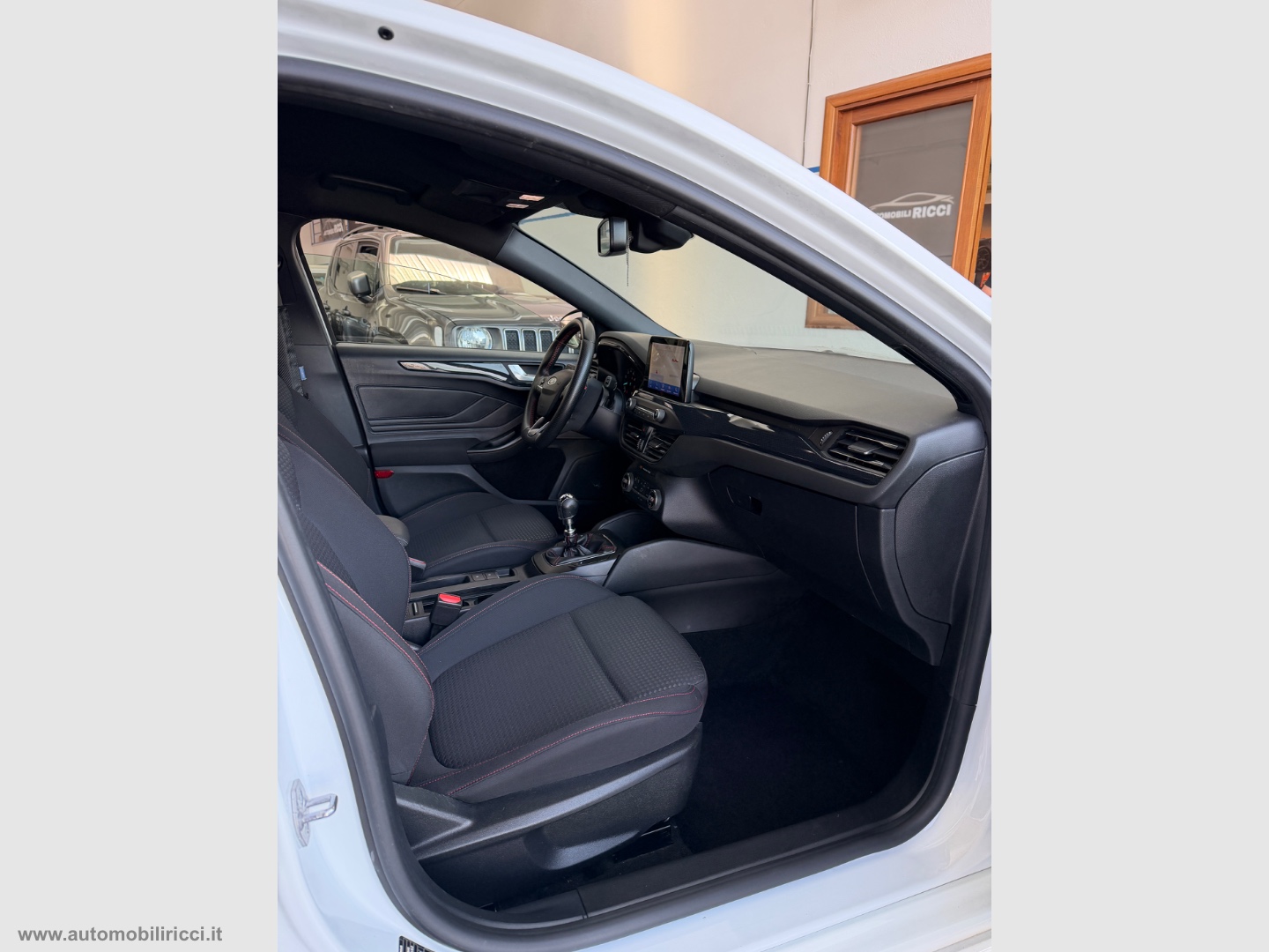 Focus 1.0 EcoBoost Hybrid 125CV ST LINE - immagine 9