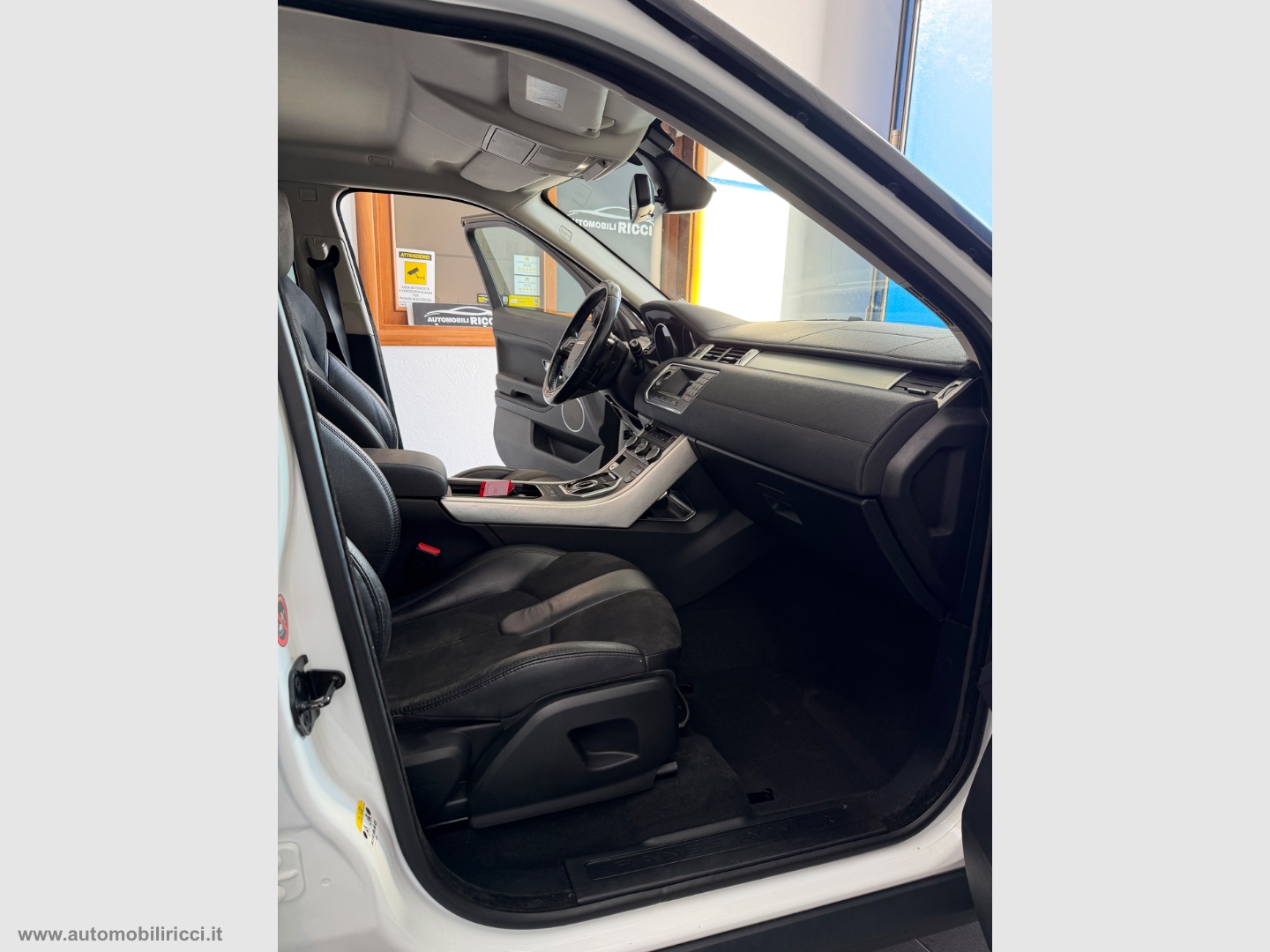 RR Evoque 2.2 TD4 5p. Prestige - immagine 9