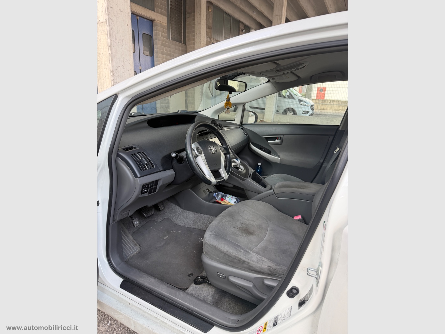 Prius 1.8 Active - immagine 9