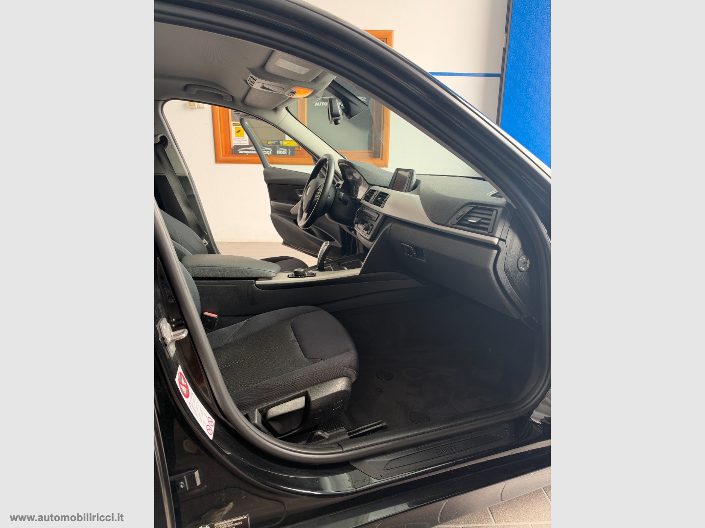 316d Touring Business aut. - immagine 9