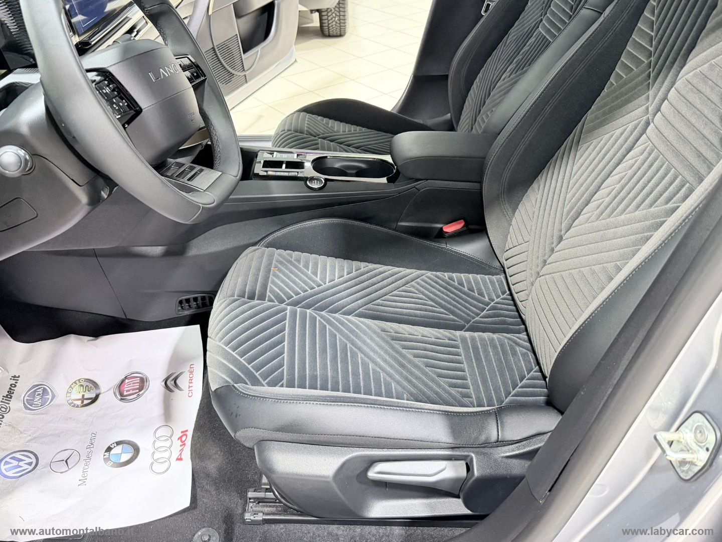 Ypsilon Hybrid e-DCT LX - immagine 9