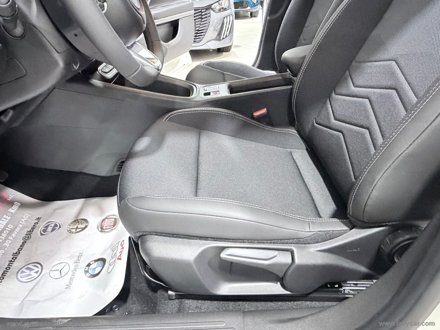 Avenger 1.2 Turbo 110CV e-Hybr.Black Ed. - immagine 9