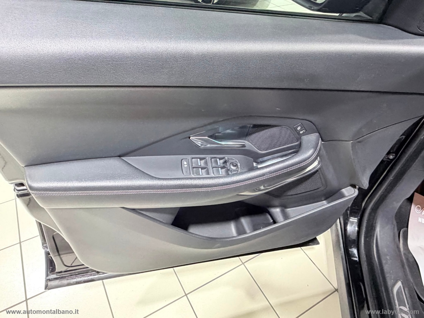 E-Pace 2.0D 150 CV AWD R-Dynamic SE - immagine 9