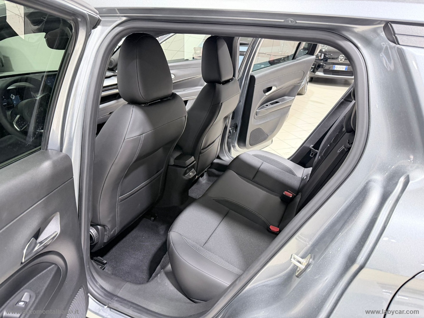 Avenger 1.2 Turbo 110CV e-Hybr.Black Ed. - immagine 9