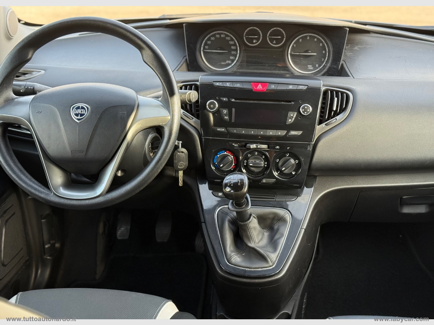Ypsilon 1.2 69 CV 5p. Platinum - immagine 9