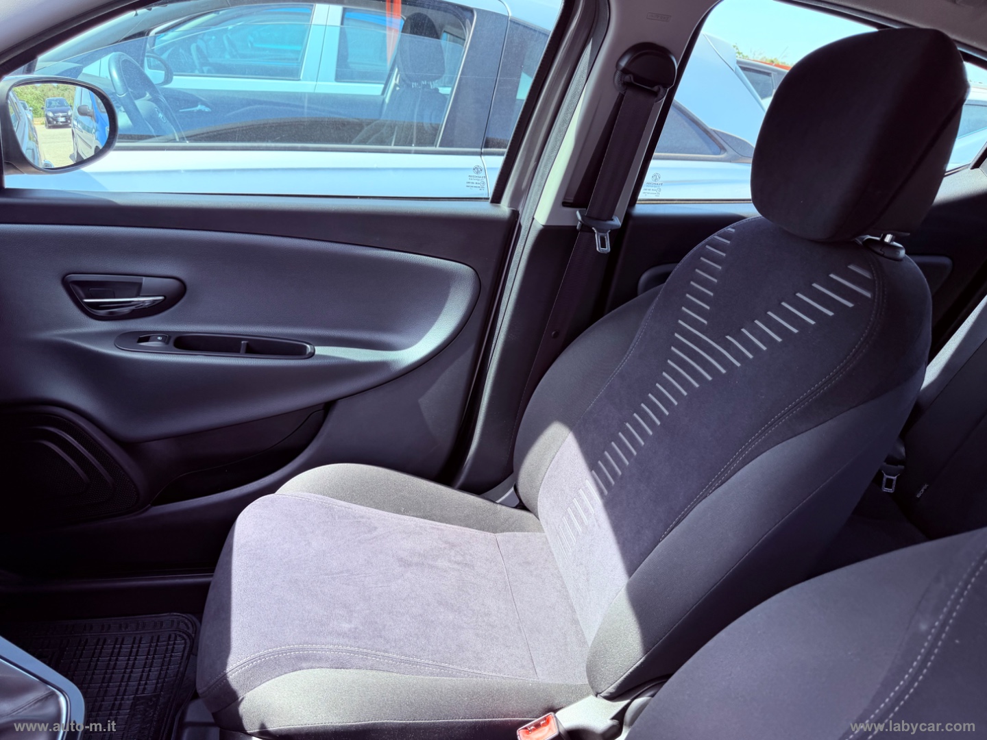 Ypsilon 1.2 69 CV 5p. S&S Gold - immagine 9