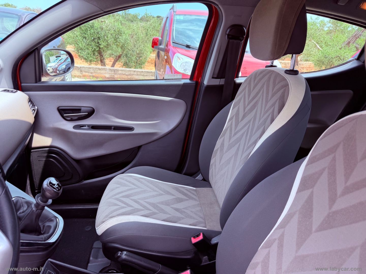 Ypsilon 1.2 69 CV 5p. GPL Ecochic Gold - immagine 9