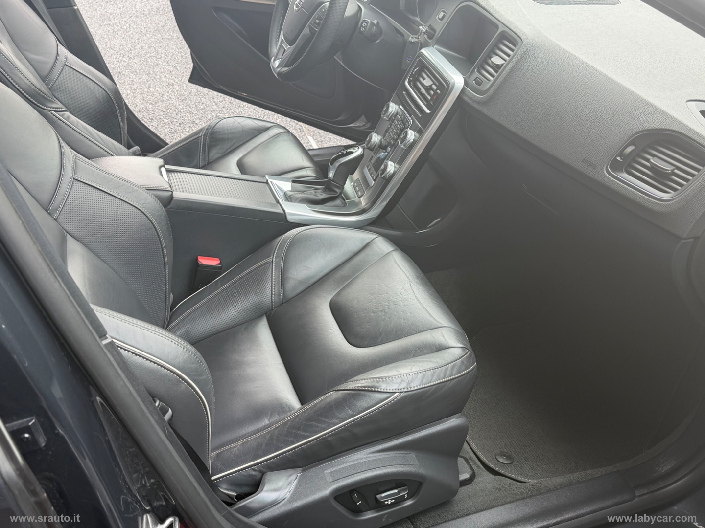 V60 D6 Twin Engine Geartronic Momentum - immagine 9