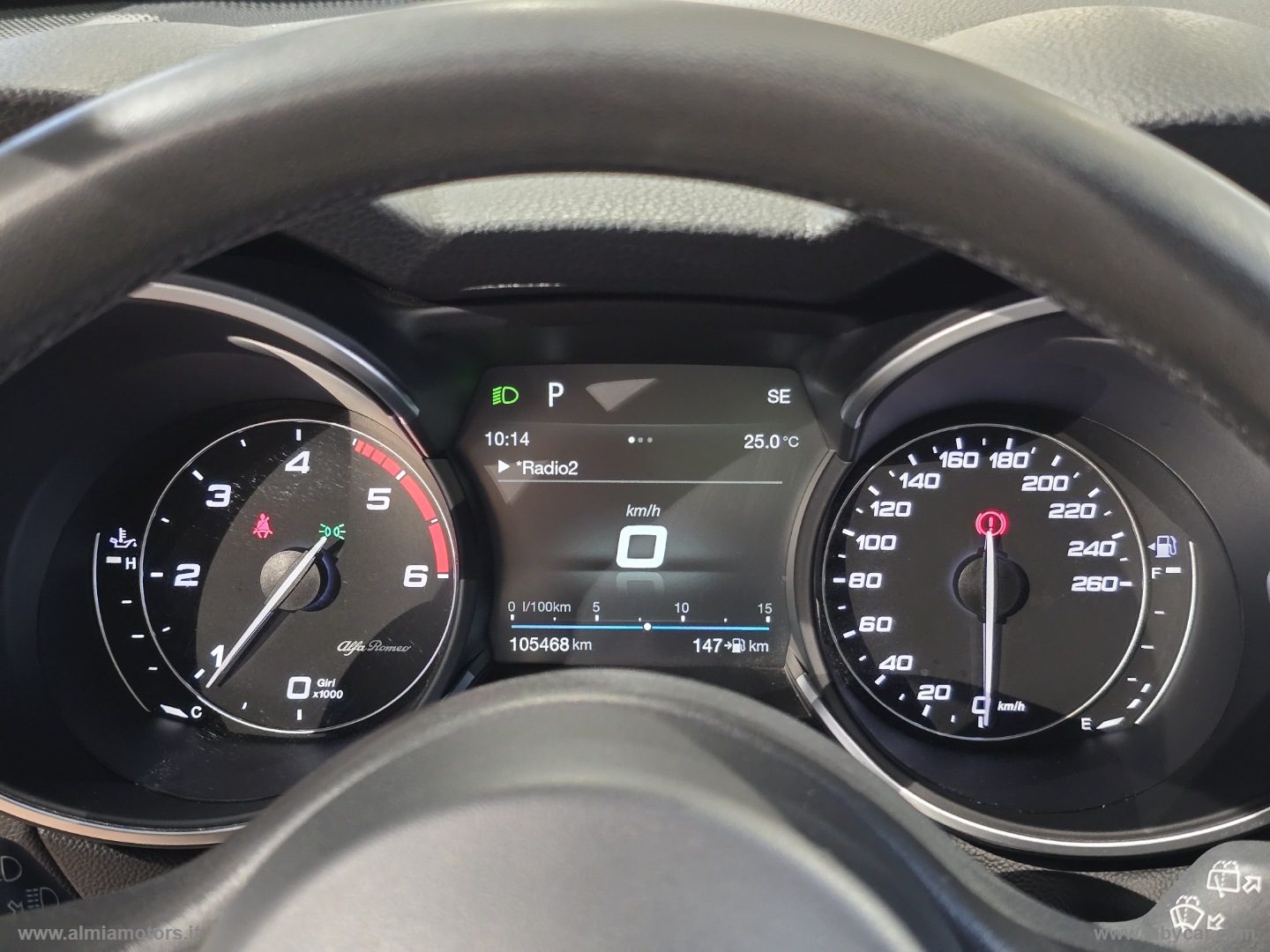 Stelvio 2.2 T.diesel 180CV AT8 RWD Exec. - immagine 9