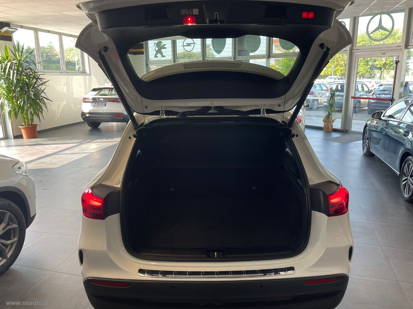 GLA 200 d Automatic AMG Line Adv.Plus TETTO PANORAMICO - immagine 9