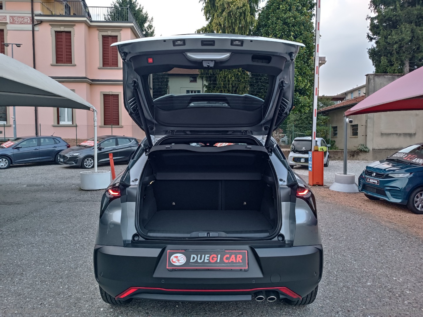 Junior 1.2 136 CV Hybrid eDCT6 Speciale - immagine 9