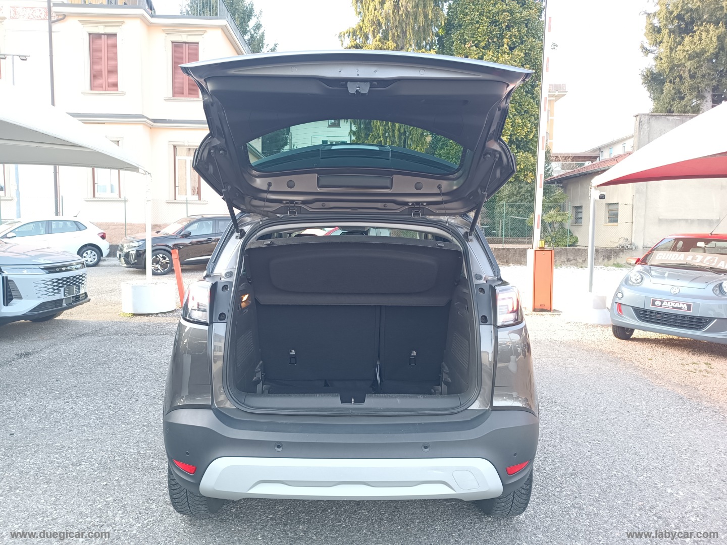 Crossland 1.2 12V S&S Design & Tech - immagine 9