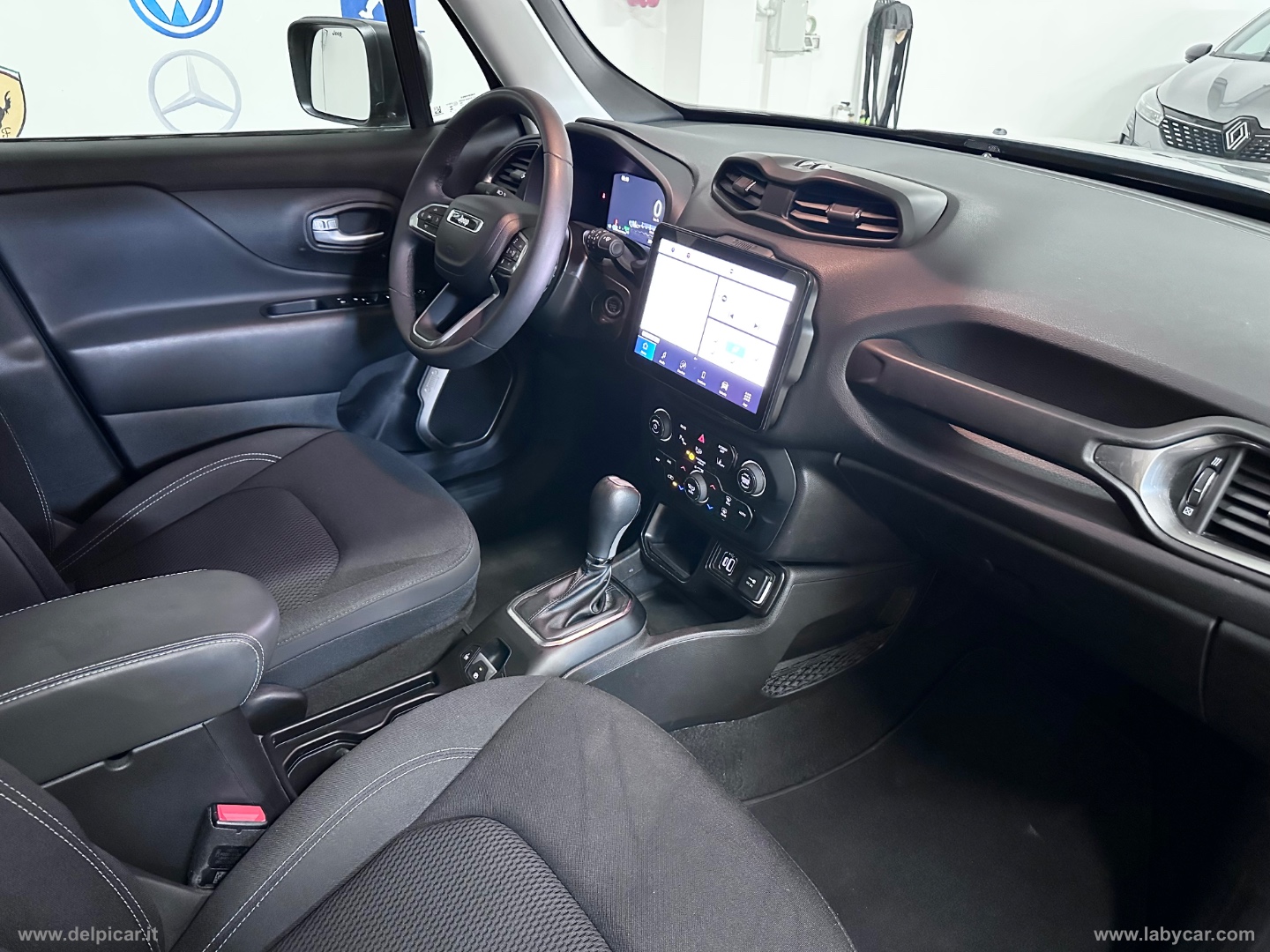 Renegade 1.5 T4 MHEV Summit - immagine 9
