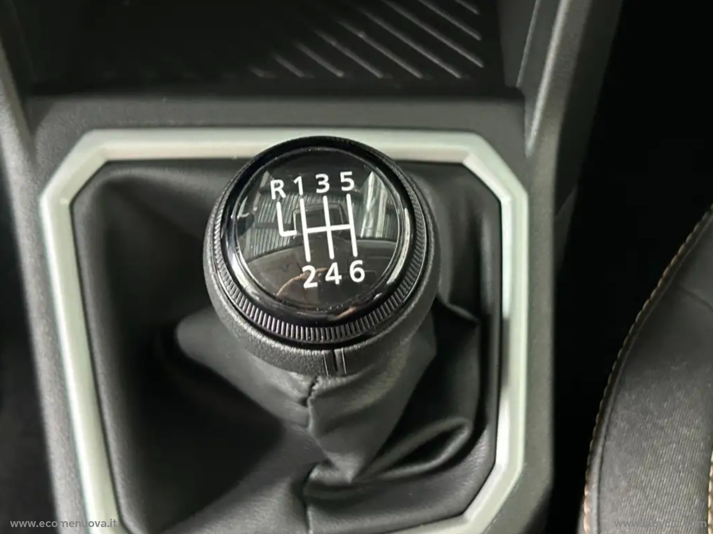 Sandero Stepway Eco-G 120CV Expression - immagine 9