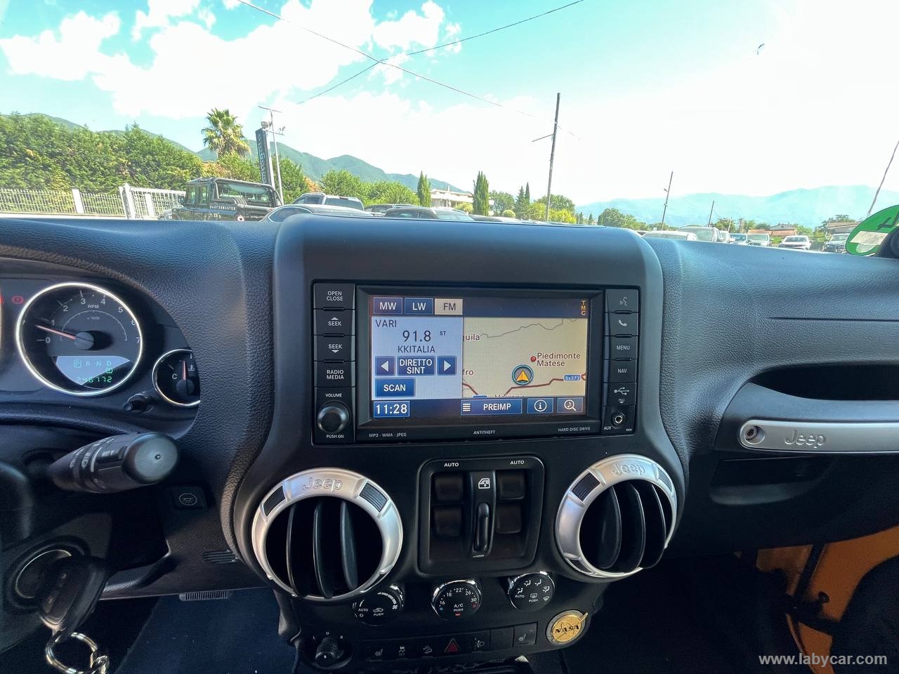 Wrangler Unlimited 3.6 V6 Sahara Auto - immagine 9