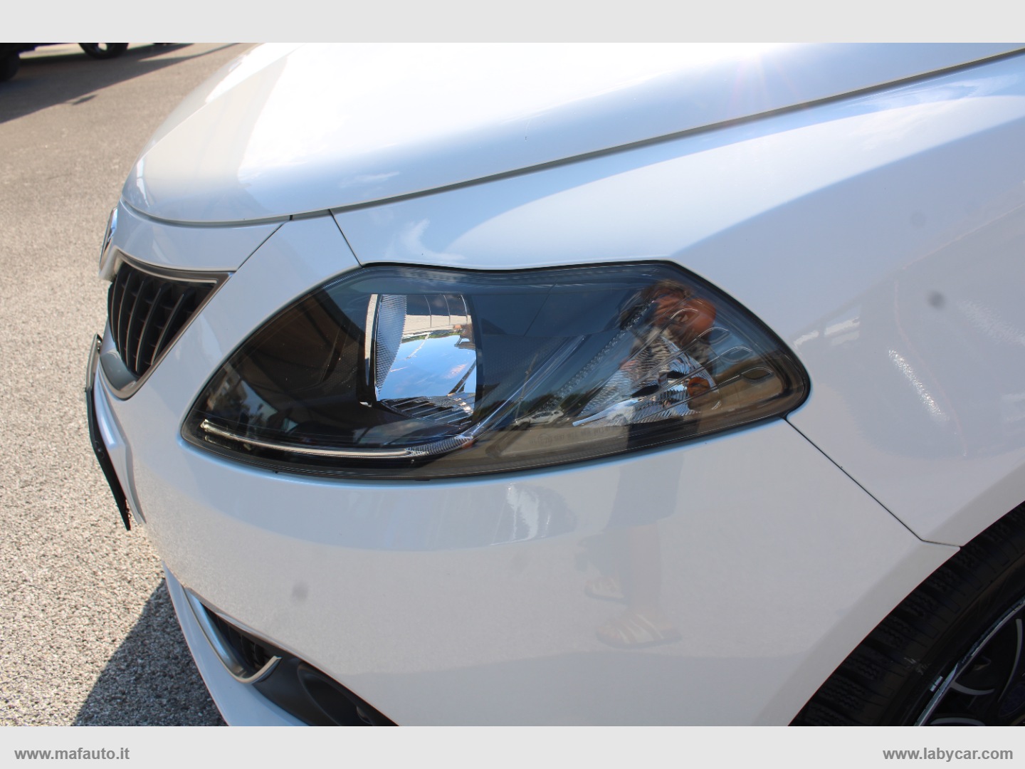 Ypsilon 1.0 FireFly 5p.S&S Hyb. Eco Gold - immagine 10