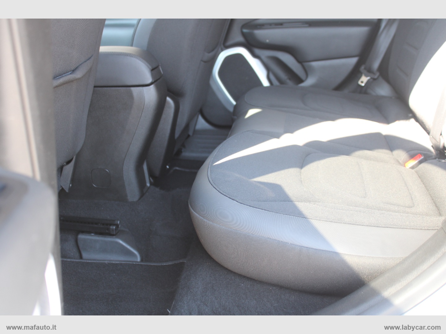Renegade 1.6 Mjt 120CV Limited - immagine 10