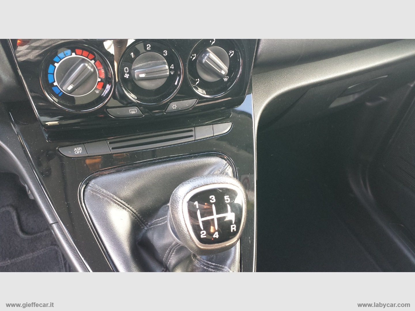 Ypsilon 1.2 69 CV 5p. GPL Ecochic Gold - immagine 10