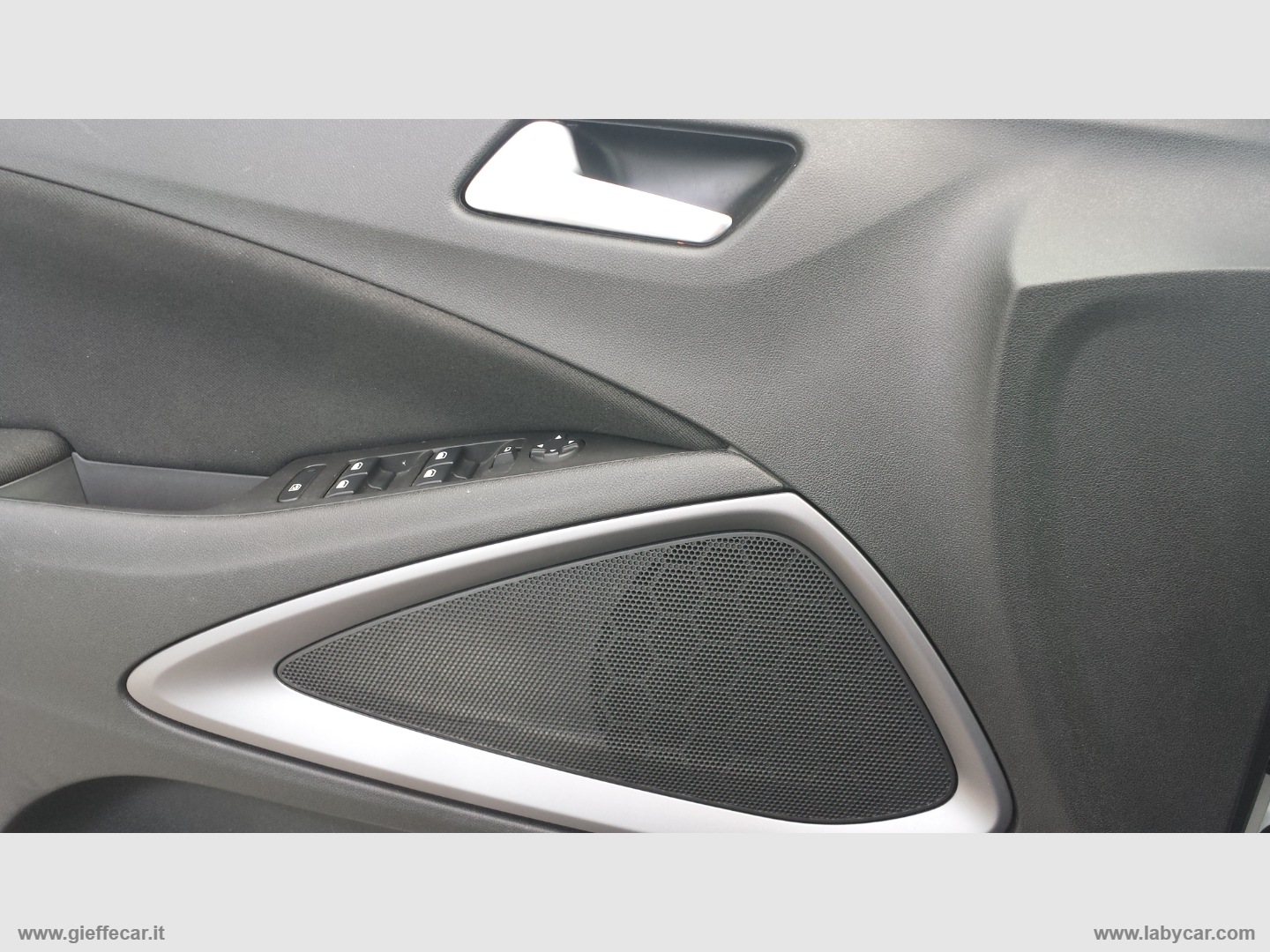 Crossland 1.2 T. 110 CV S&S Edition - immagine 10
