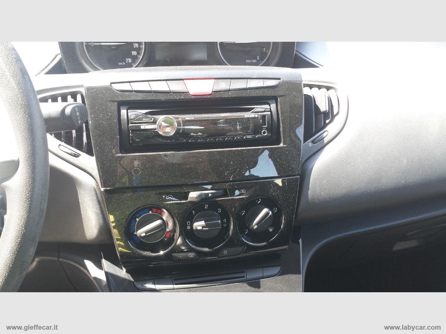Ypsilon 1.2 69 CV 5p. Silver - immagine 10