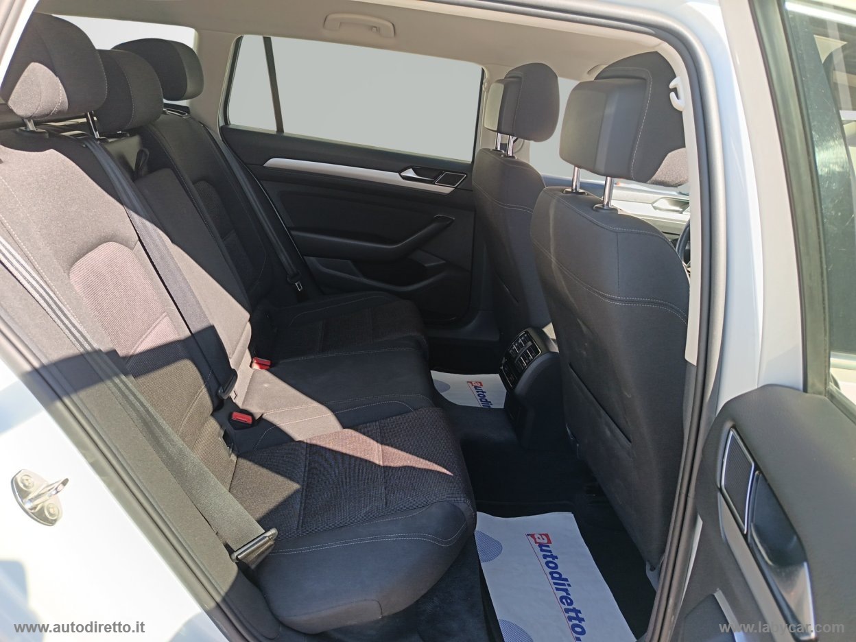 Passat 2.0 TDI DSG Executive BMT - immagine 10
